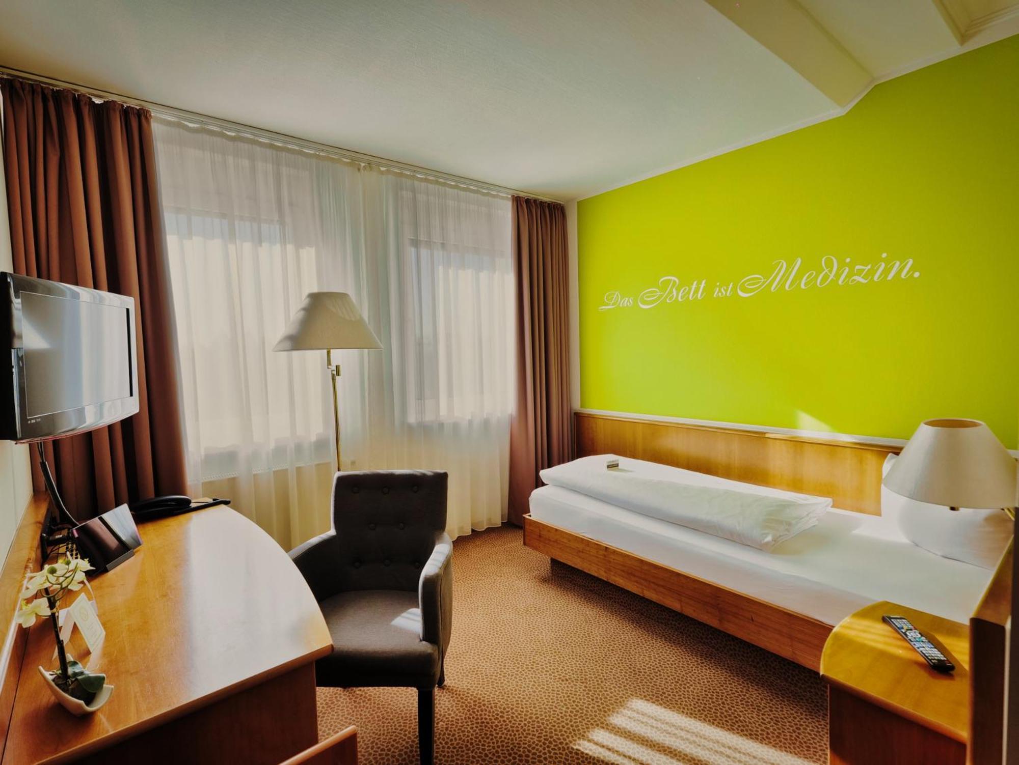 Hotel Sportwelt Радеберг Екстер'єр фото