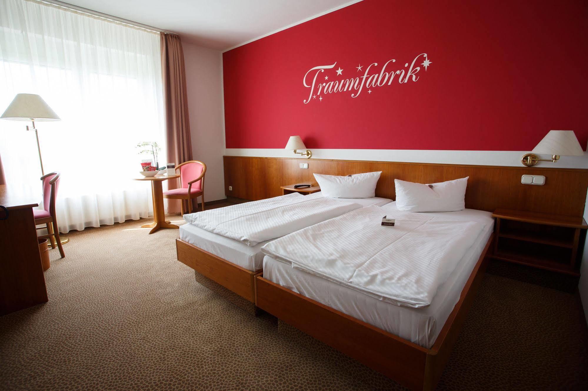 Hotel Sportwelt Радеберг Екстер'єр фото