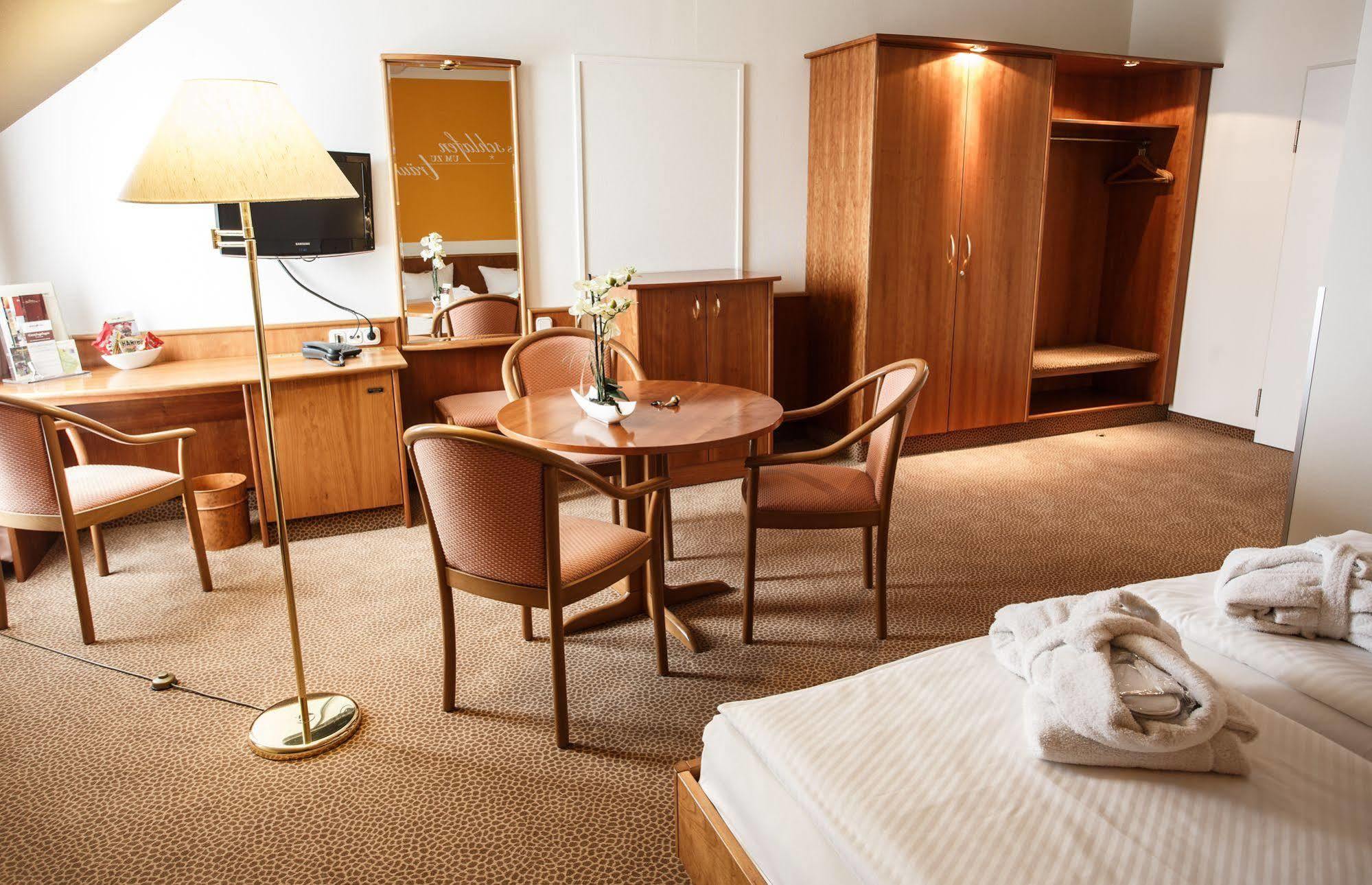 Hotel Sportwelt Радеберг Екстер'єр фото